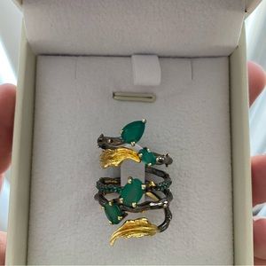 HERON AND SWAN RING SZ 7 EMERALD GREEN AND GOLD